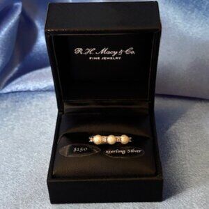 NWT R. H. MACY & CO Pearl Ring Silver with White Sapphires